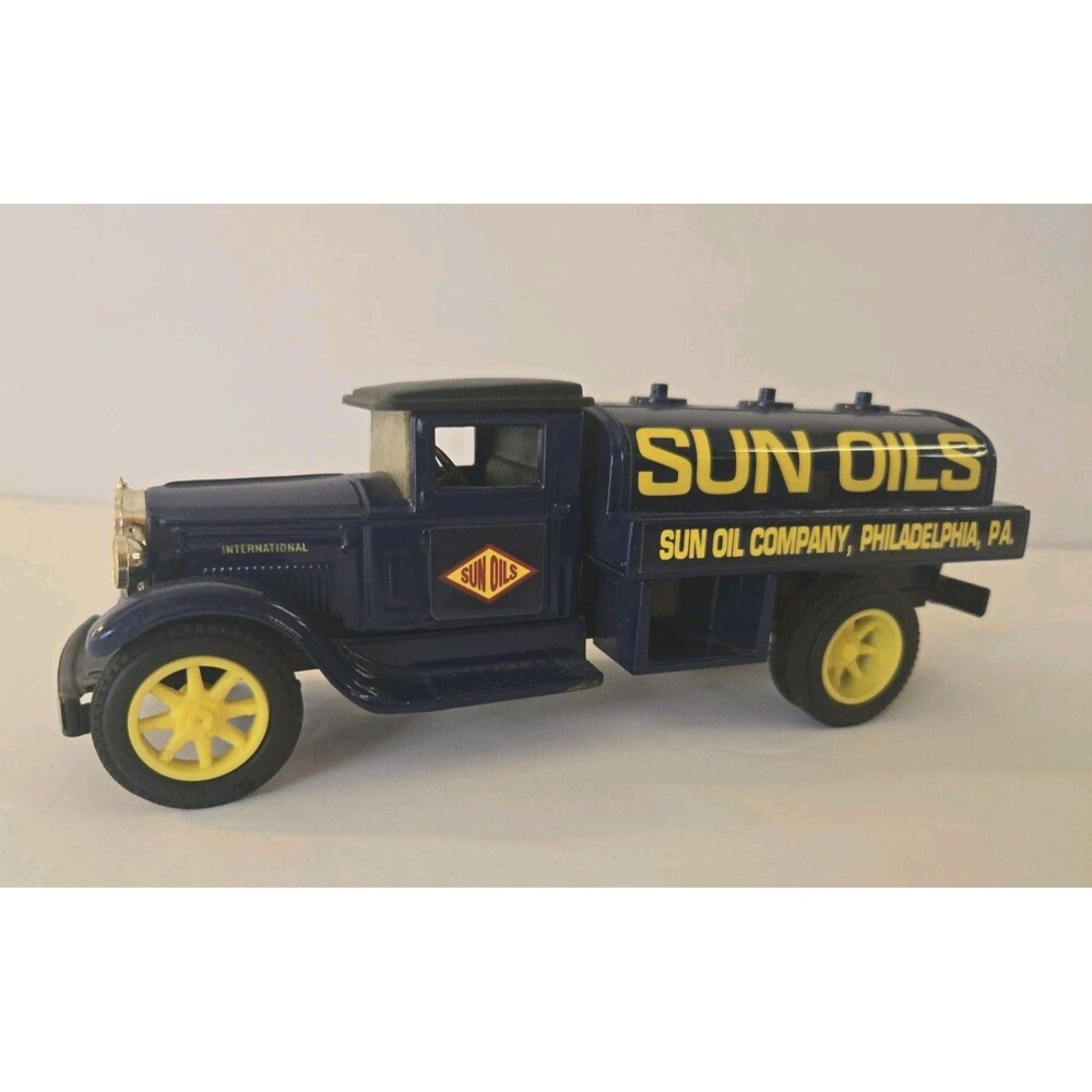 SUNOCO ERTL 1931 INTERNATIONAL TANKER TRUCK SUN OILS DIECAST COIN BANK Vintage